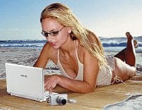 netbook op het strand