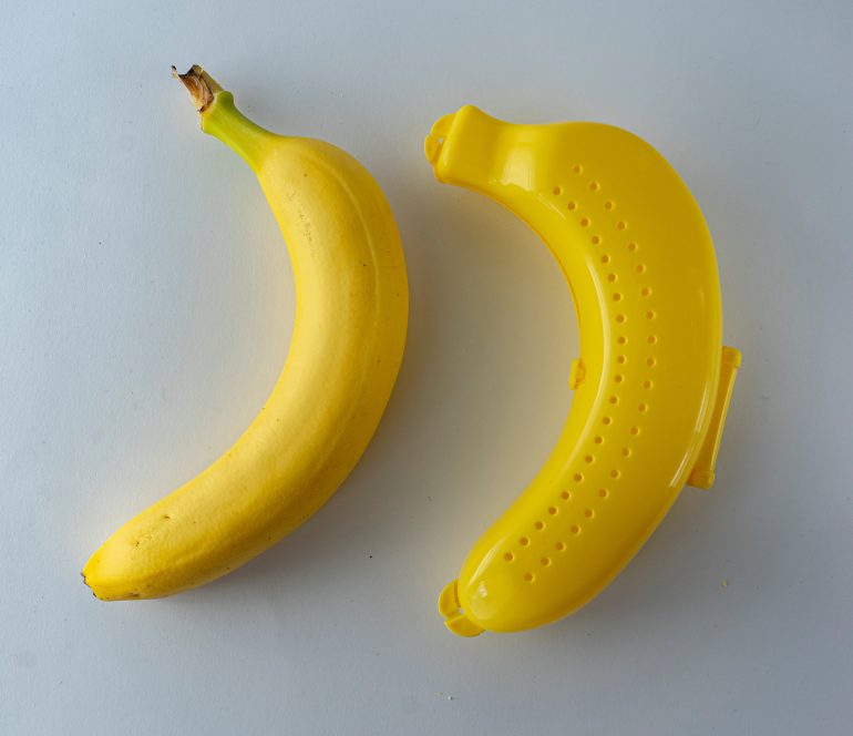 Banaan naast een bananendoosje